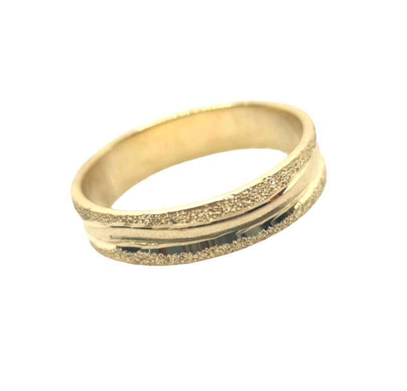 טבעת נישואין עם טקסטורת נצנוץ ופס מבריק חלק | זהב לבן 14 קראט | דגם שובל